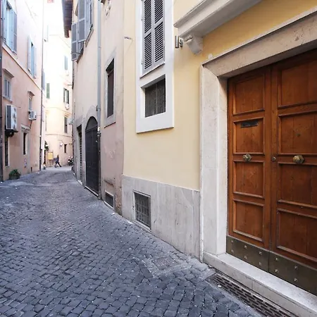 Navona Apartment